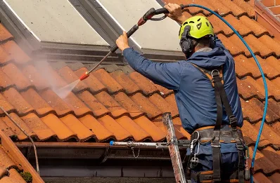Démoussage et hydrofuge de toiture à Soumont